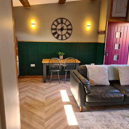 The Hide Apartment Ullapool Exterior photo
