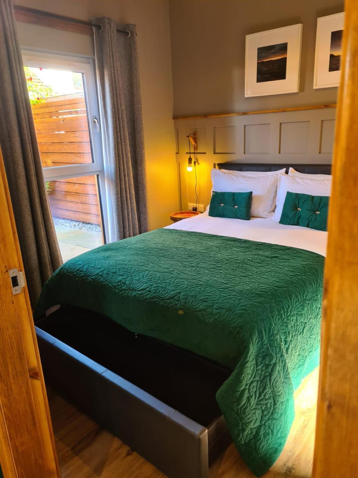 The Hide Apartment Ullapool Exterior photo